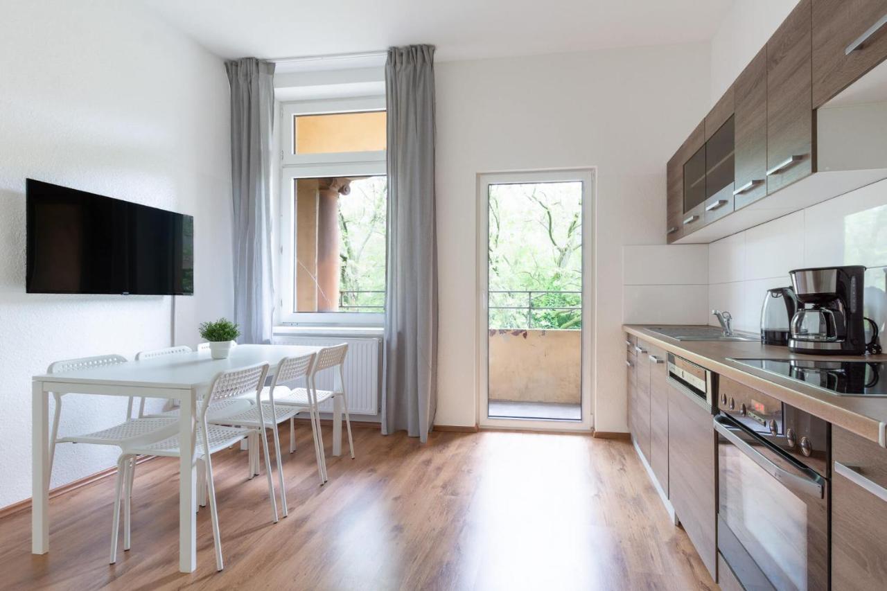 Apartment T&k 4 110qm With Balcony Duisburg