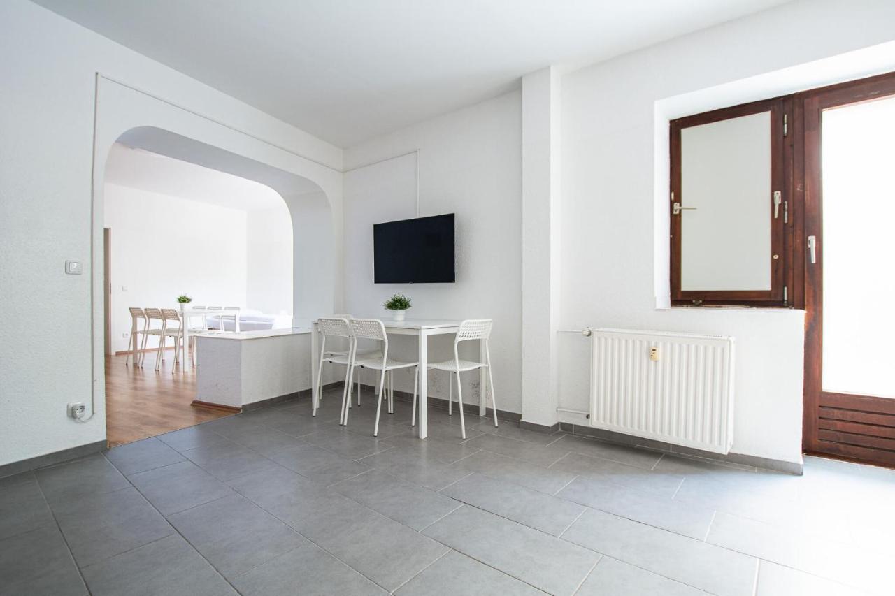 Apartment T&k 4 110qm With Balcony Duisburg